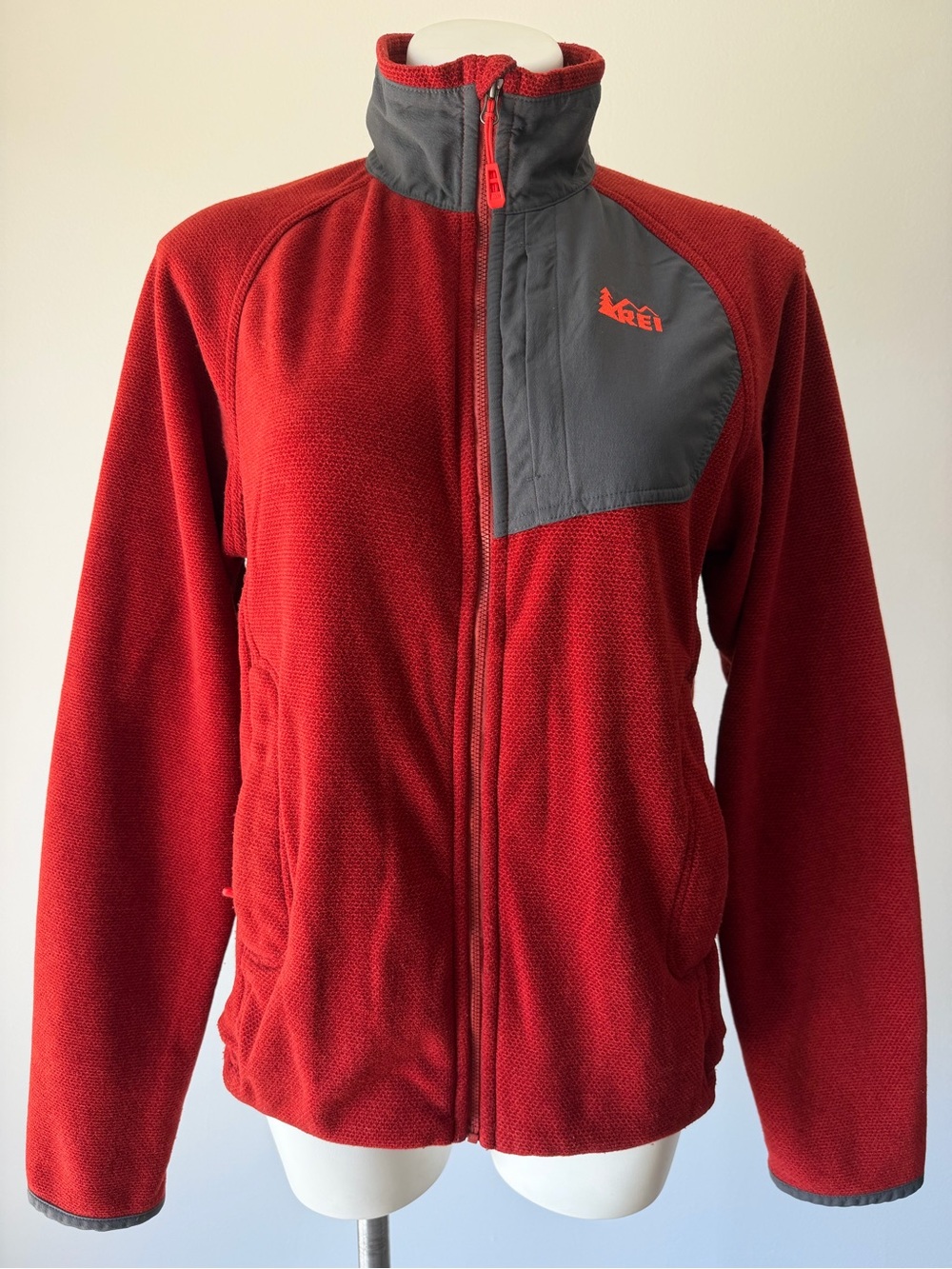 REI Polartec Men's Red Fleece Jacket /Gray Chest Panel